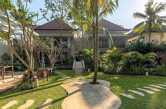 Hotel The Gantari & 4*
